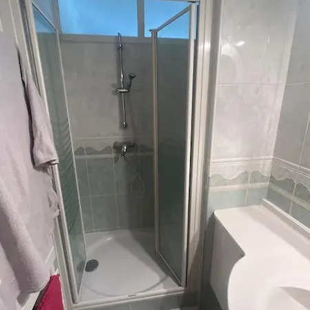 Flat Apartment *